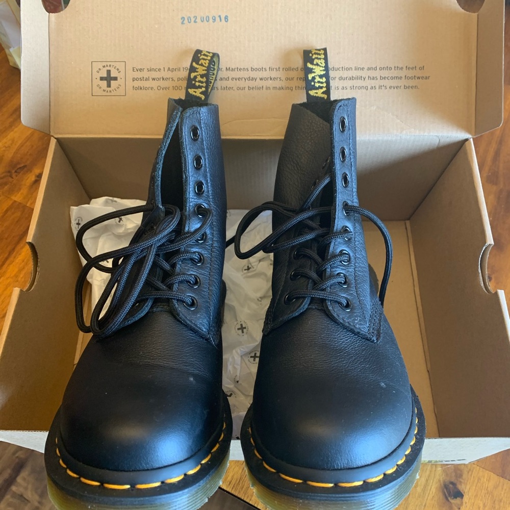 Doc Martens 1460 Pascal Size 7